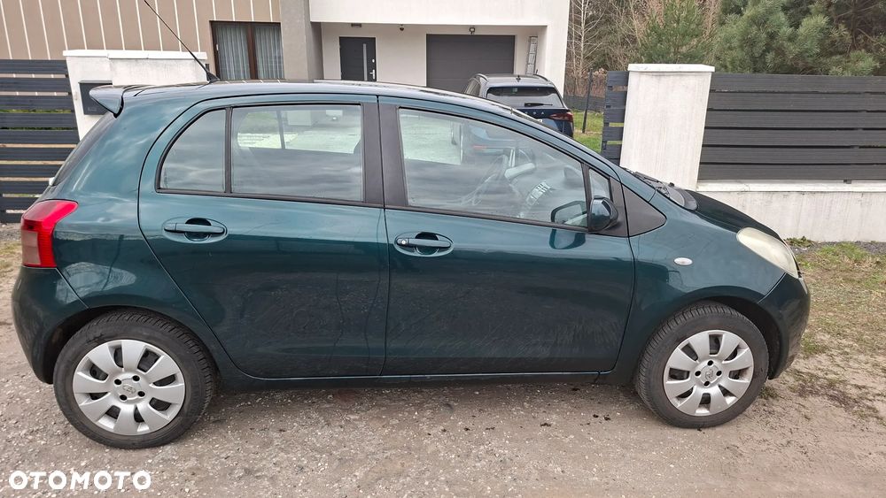 Toyota Yaris 1.0 Terra A/C - 4