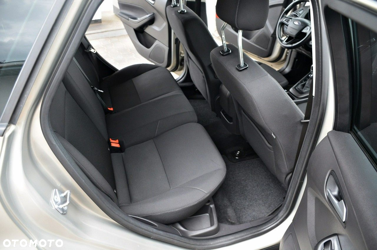 Ford Focus - 23