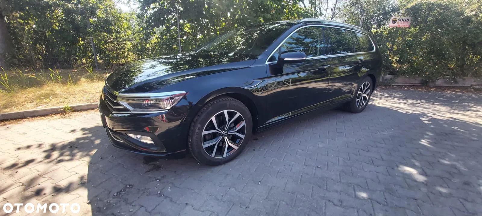 Volkswagen Passat - 1