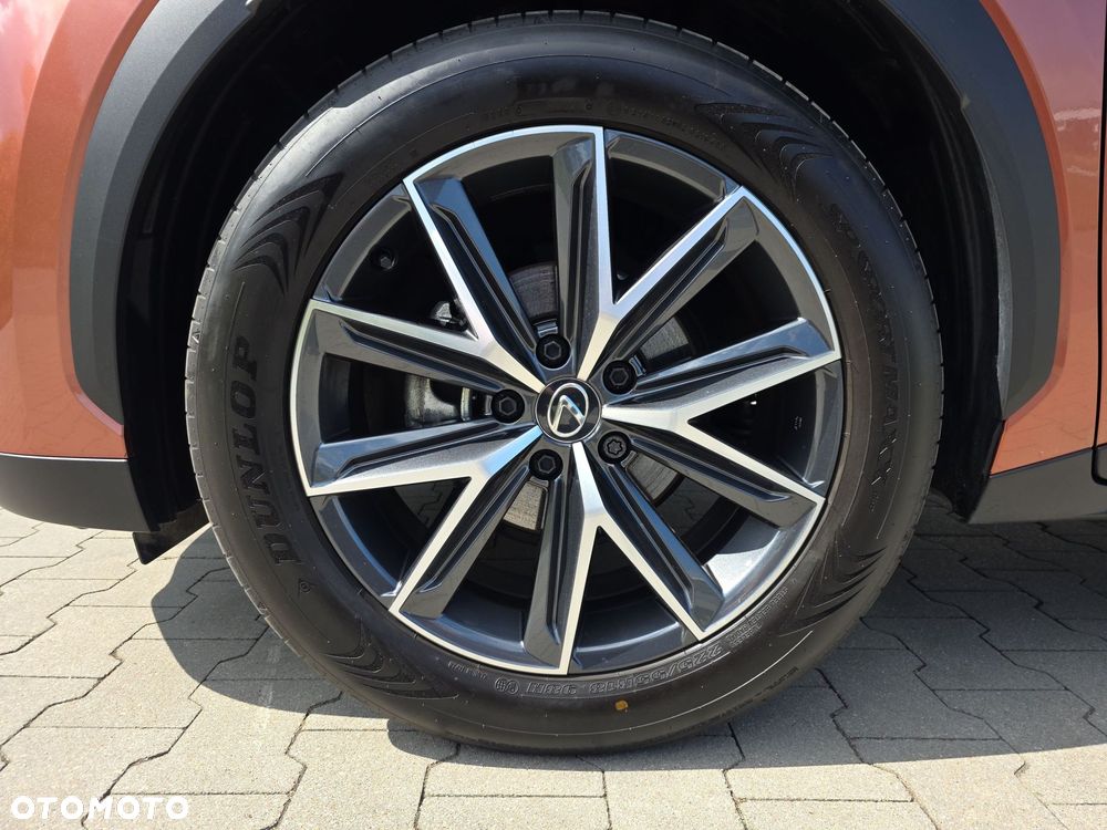 Lexus LBX 1.5 Hybrid Emotion - 7