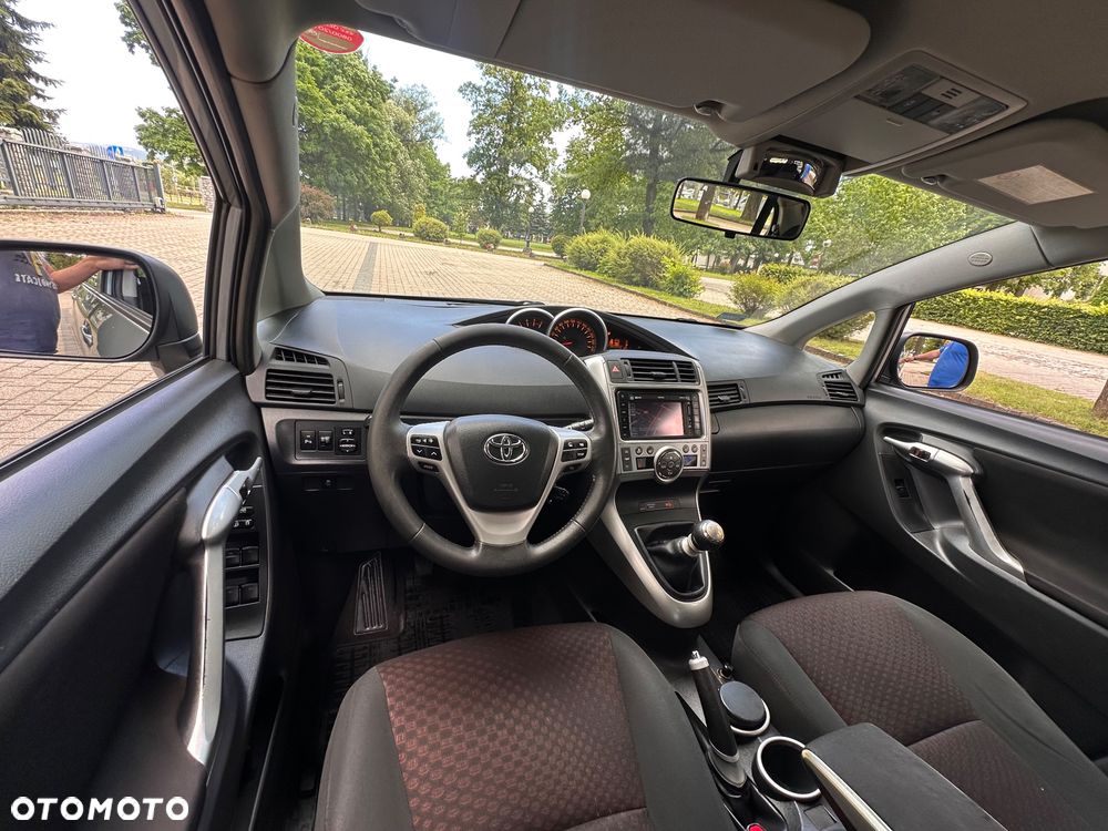 Toyota Verso 2.0 D-4D Executive - 11