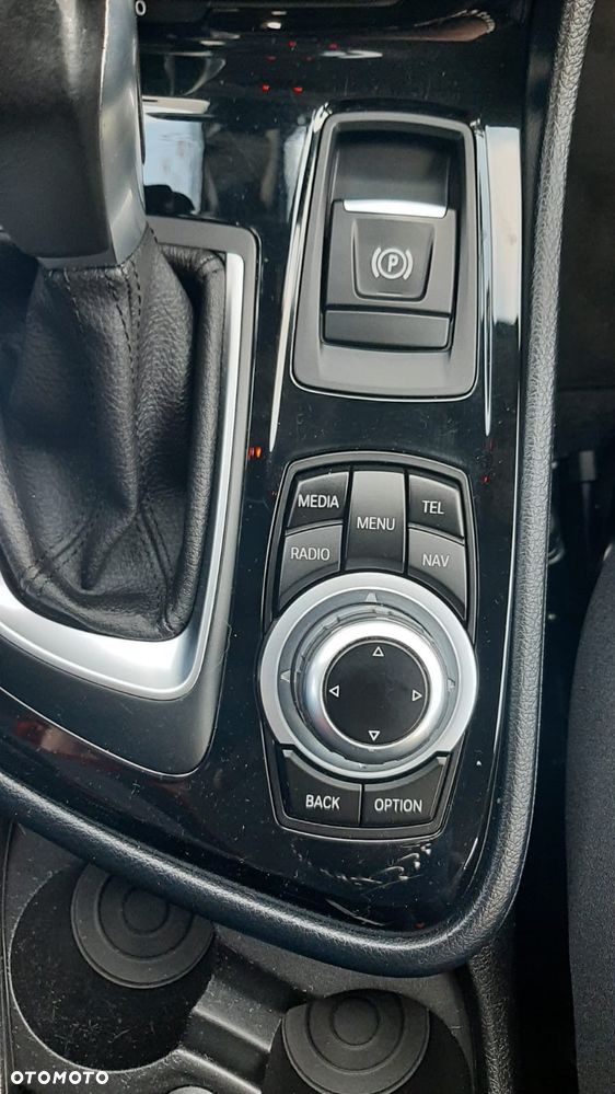 BMW Seria 2 218d - 28