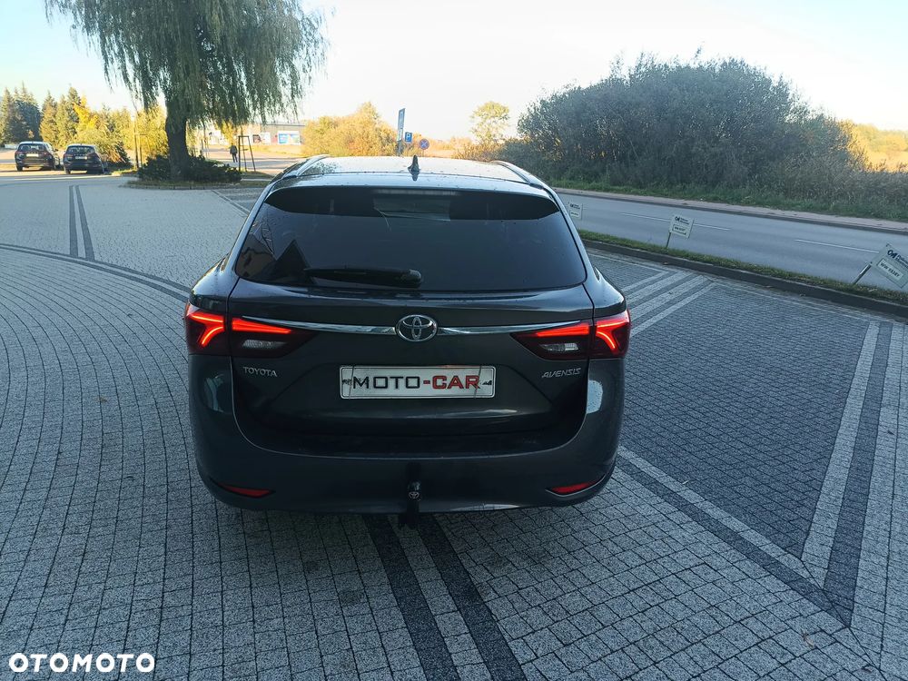 Toyota Avensis 2015 photo 5
