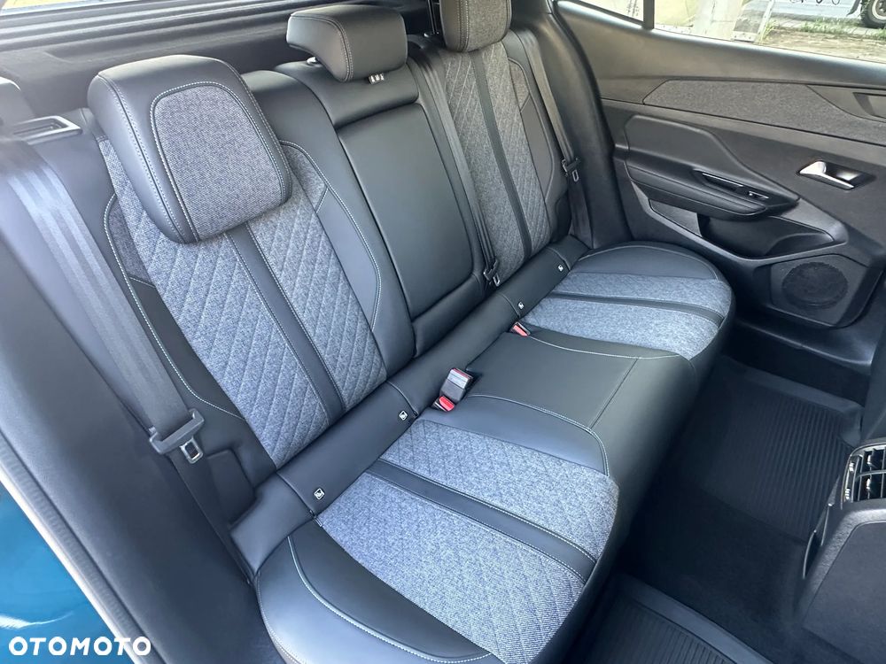 Peugeot 408 1.2 PureTech Allure S&S EAT8 - 18