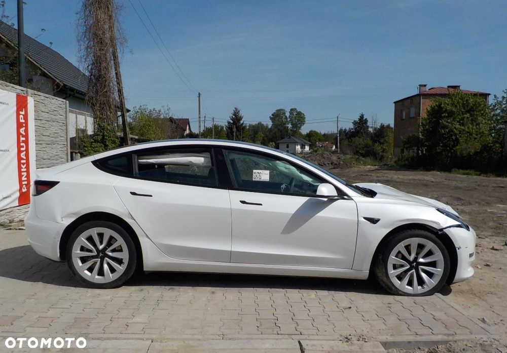 Tesla Model 3 - 13