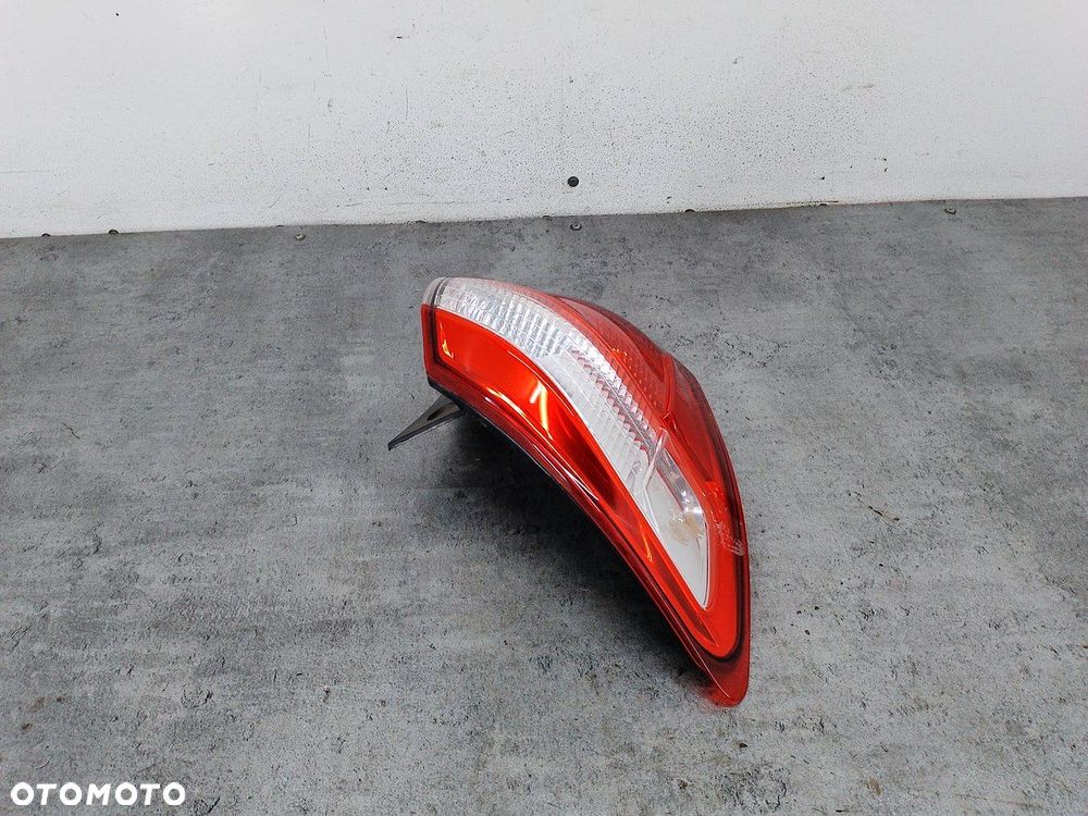 LAMPA TYLNA LEWA NISSAN QASHQAI +2 I - 5