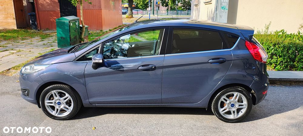 Ford Fiesta - 2