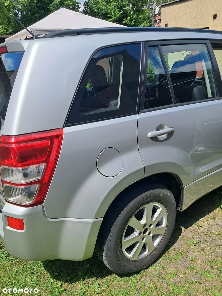 Suzuki Grand Vitara 2.0 - 20