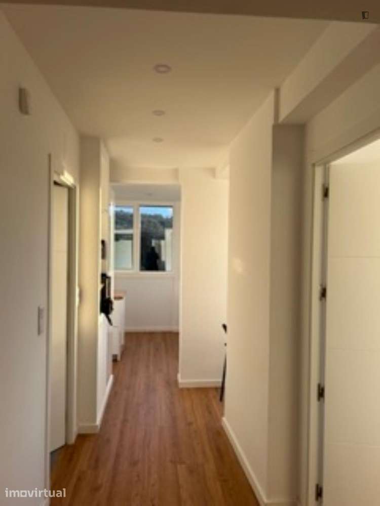 Quarto - localizado em Benfica Lisbon - Grande imagem: 5/11