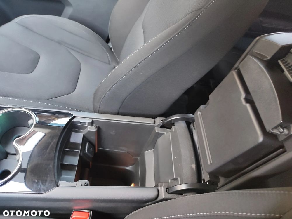 Ford S-Max - 19
