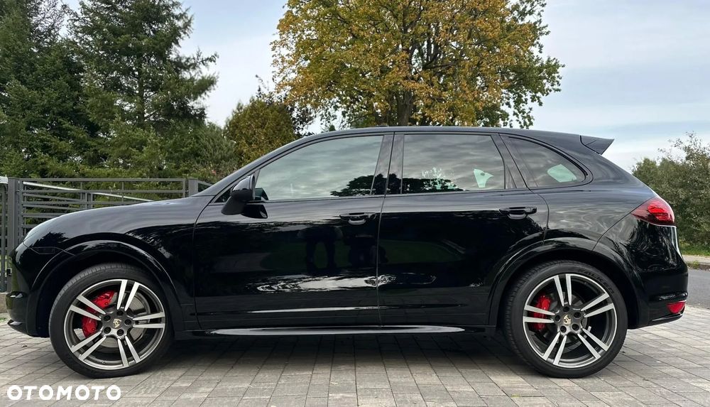 Porsche Cayenne GTS - 5
