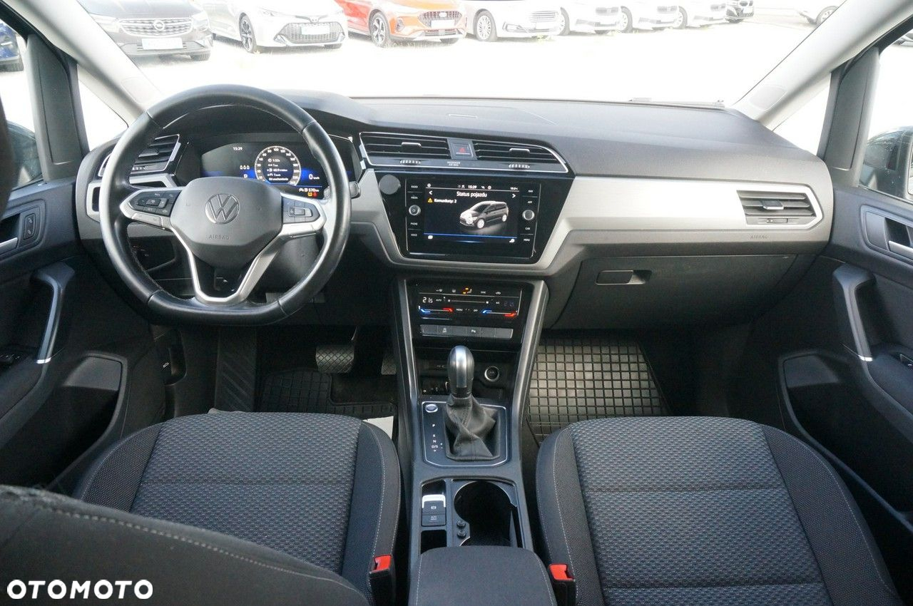 Volkswagen Touran - 11