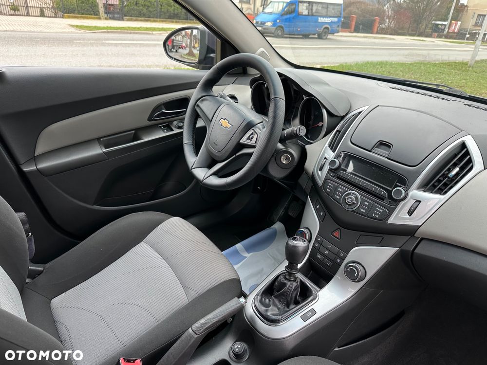 Chevrolet Cruze 1.6 LT - 14