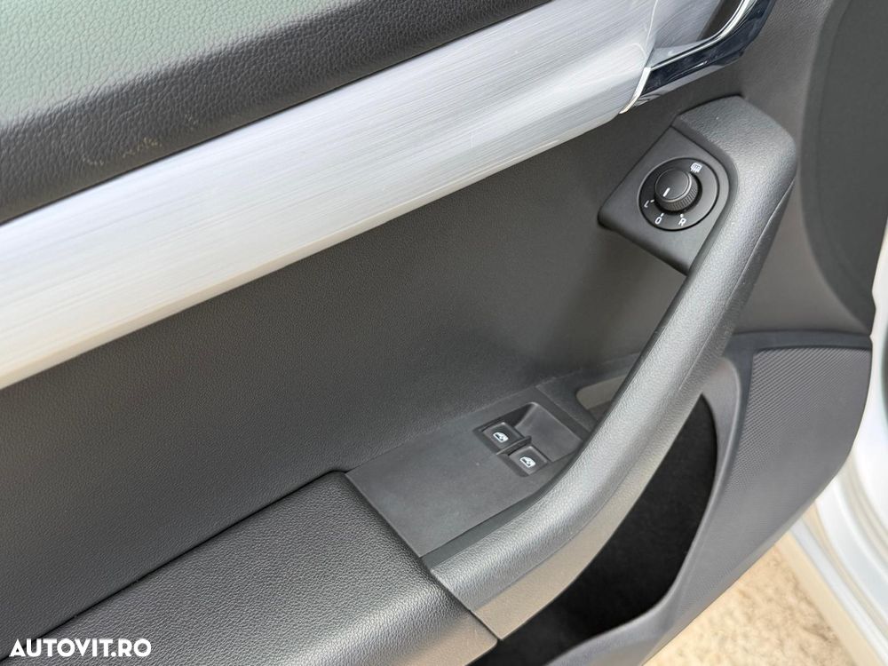 Skoda Octavia 2.0 TDI DSG Ambition - 9