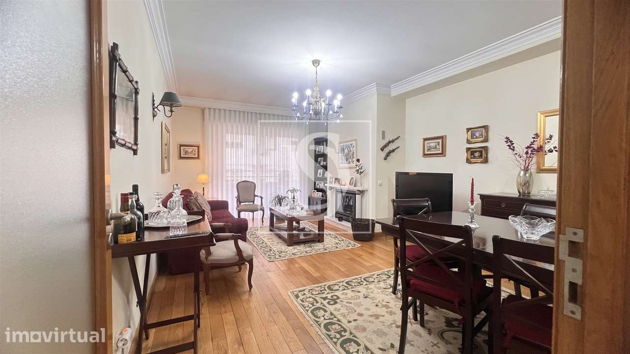 Apartamento T2+1 - Rua António Bessa Leite, Porto - Grande imagem: 3/17