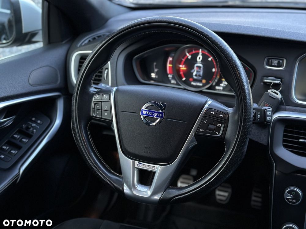 Volvo V40 D2 Drive-E R-Design Kinetic - 24