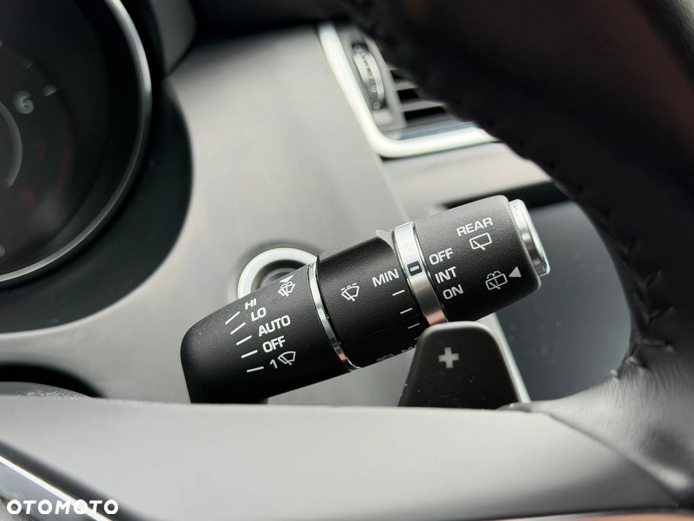 Jaguar E-Pace P200 AWD R-Dynamic - 18