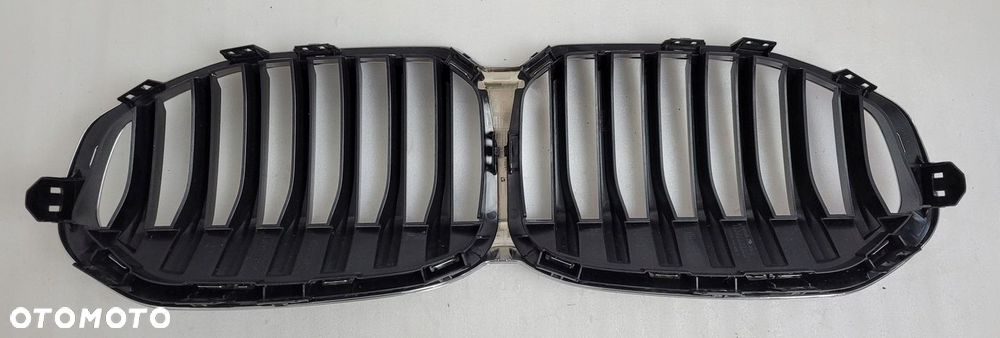GRILL ATRAPA NERKI CHROM BMW 1 F40 2019- - 8
