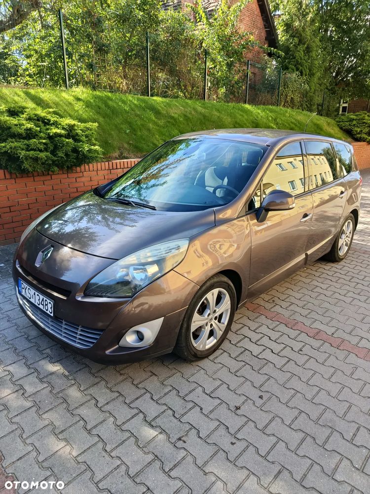 Renault Grand Scenic - 1