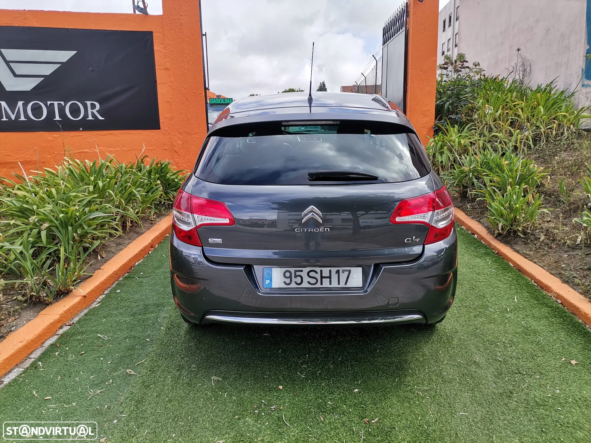 Citroën C4 e-HDi 115 ETG6 Selection - 14
