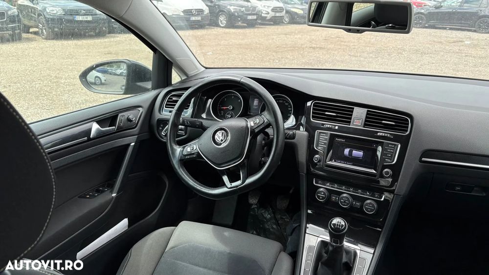 Volkswagen Golf - 5