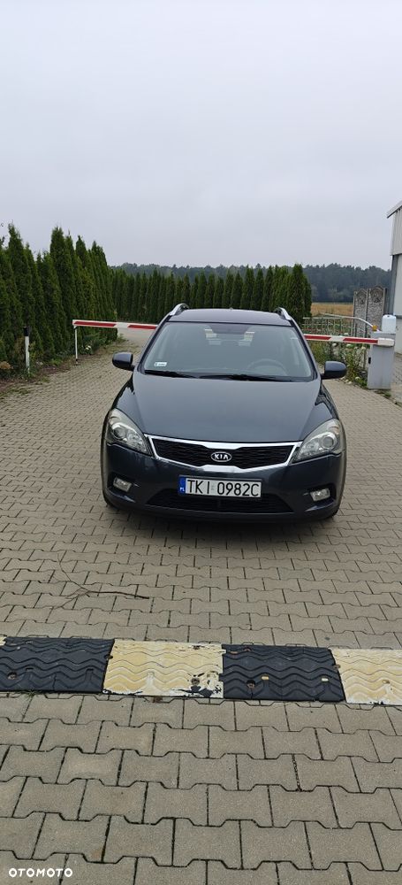 Kia Ceed - 1