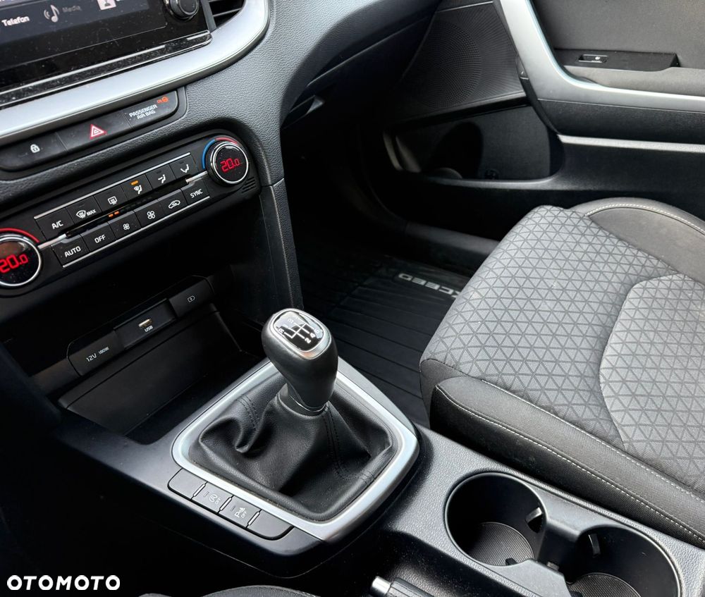 Kia XCeed - 16