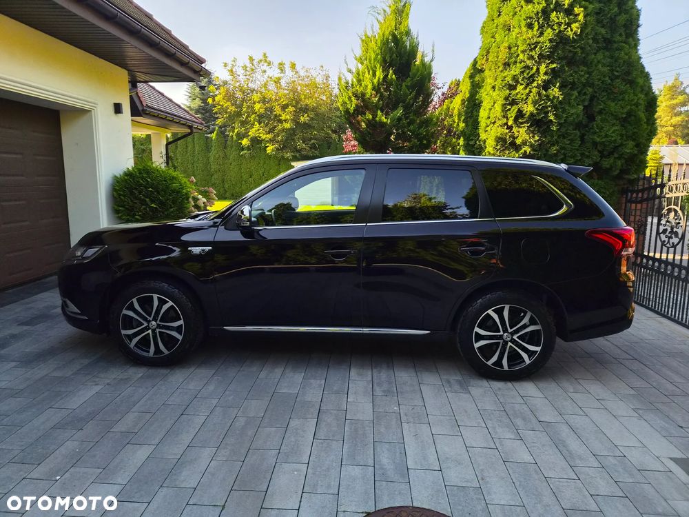 Mitsubishi Outlander - 11