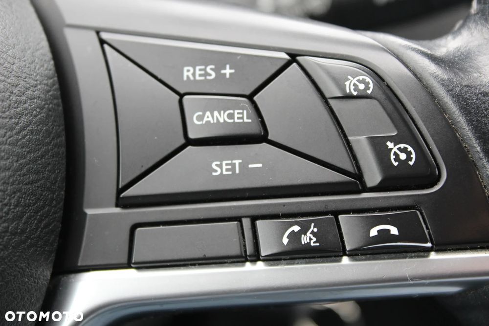 Nissan Qashqai 1.6 DCi Tekna Xtronic - 17