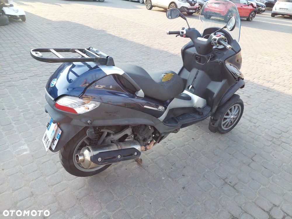 Piaggio MP-3 - 5