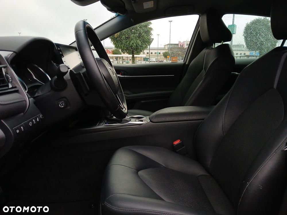 Toyota Camry 2.5 Hybrid Executive CVT - 11