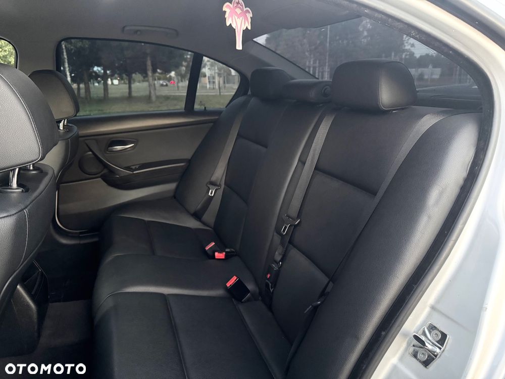 BMW Seria 3 - 32