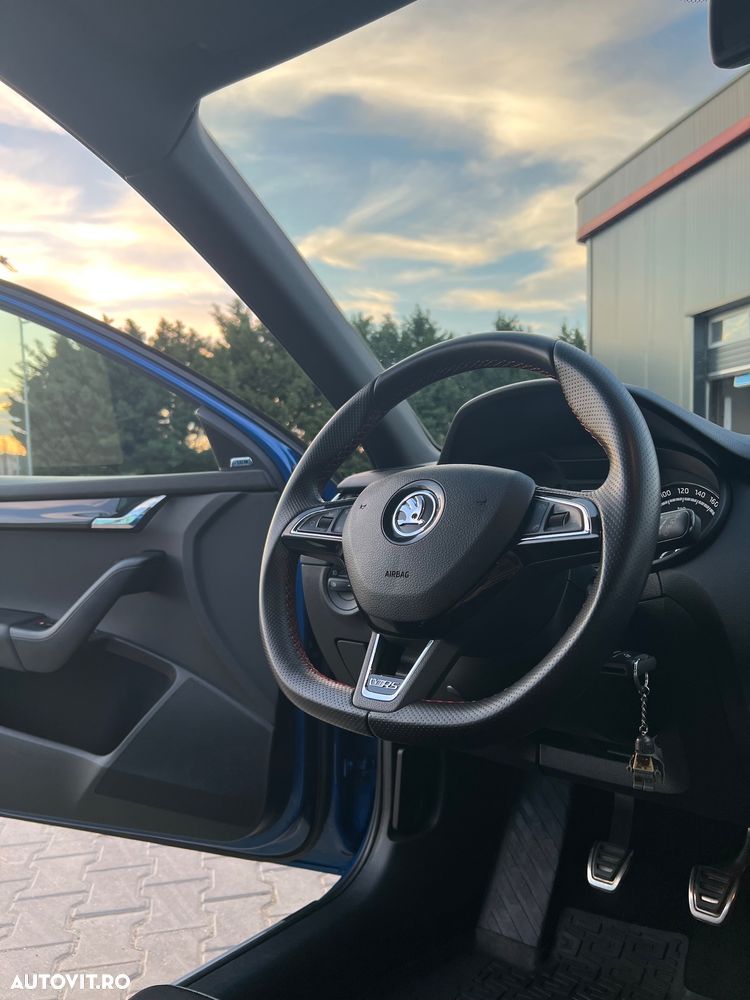 Skoda Octavia 2.0 TDI RS - 36