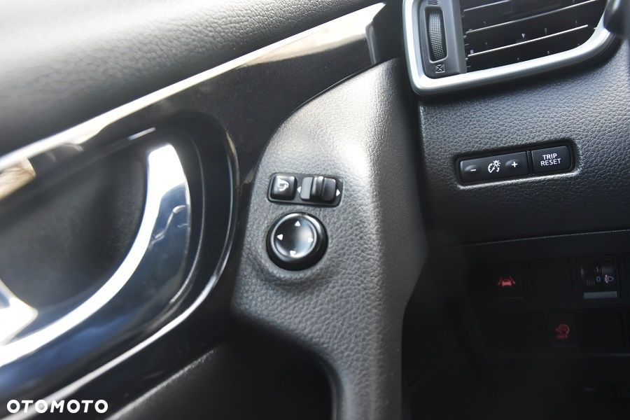 Nissan Qashqai 1.2 DIG-T N-Vision - 22