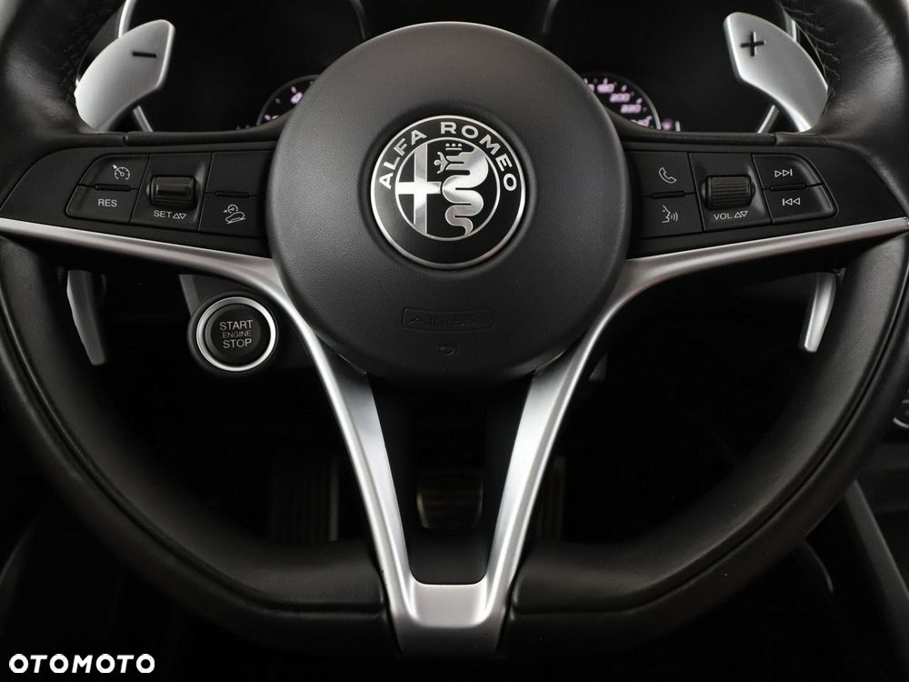 Alfa Romeo Stelvio 2.0 Turbo 16V AT8-Q4 First Edition - 22