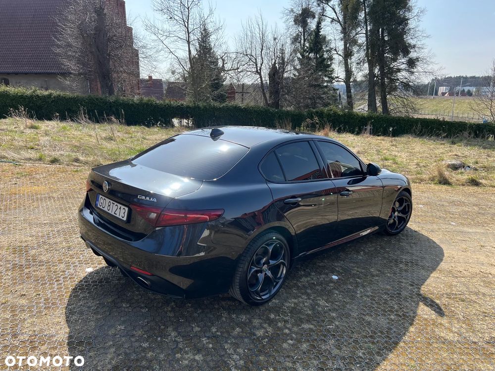 Alfa Romeo Giulia - 10