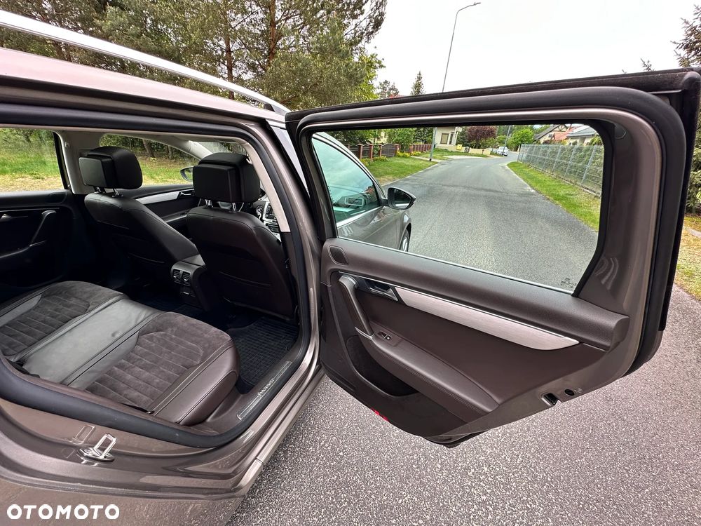 Volkswagen Passat 1.8 TSI DSG Highline - 23