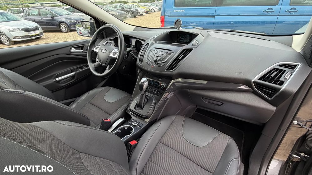 Ford Kuga 2.0 TDCi 4WD Powershift Titanium - 4