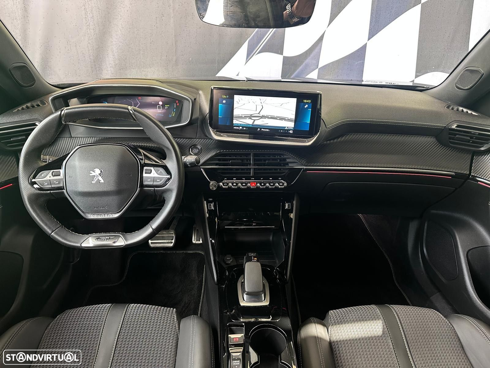 Peugeot e-2008 50 kWh GT - 27