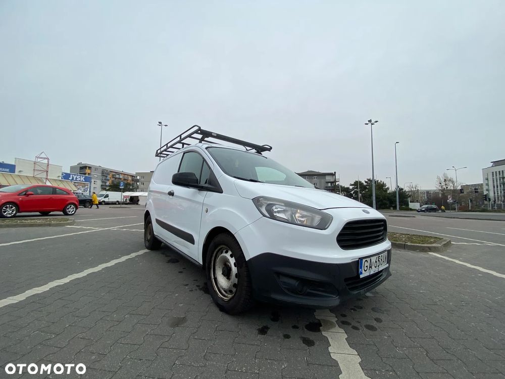 Ford Transit Courier - 22