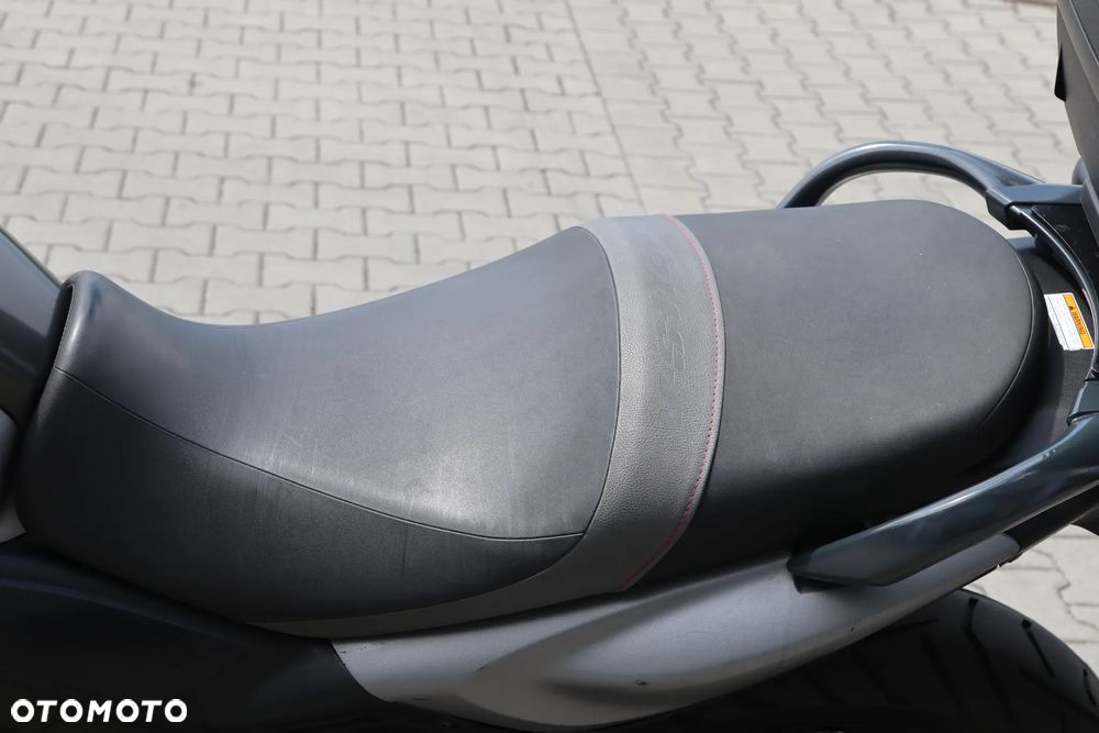 Suzuki V-STROM - 16