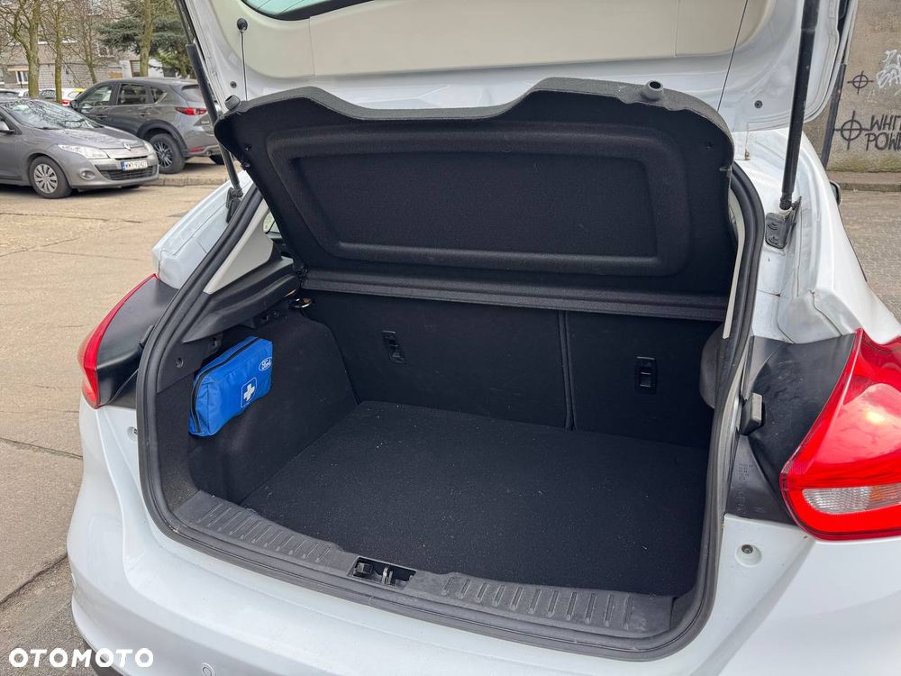 Ford Focus 1.5 TDCi SYNC Edition - 12