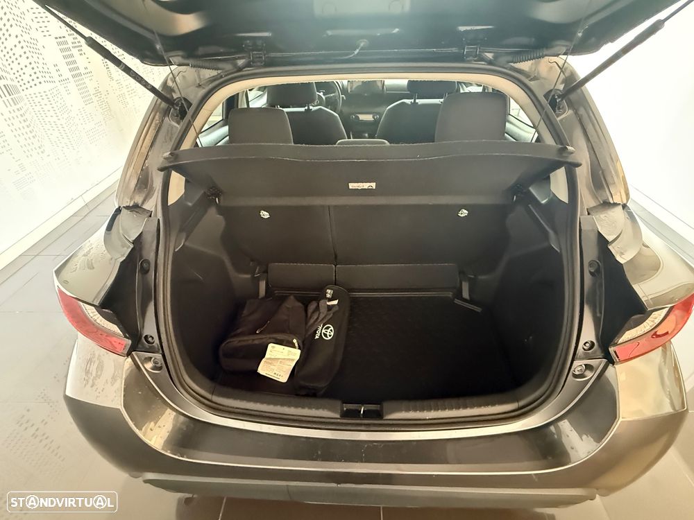 Toyota Yaris 1.5 HDF Comfort Plus - 8