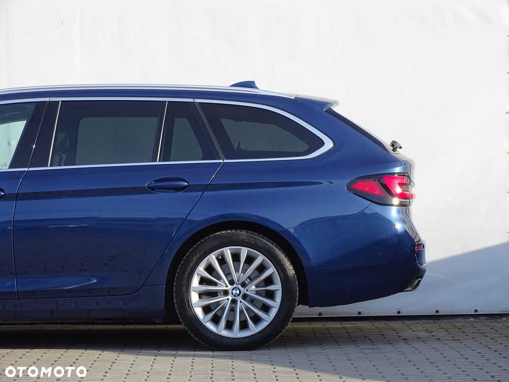 BMW Seria 5 520d Luxury Line - 4