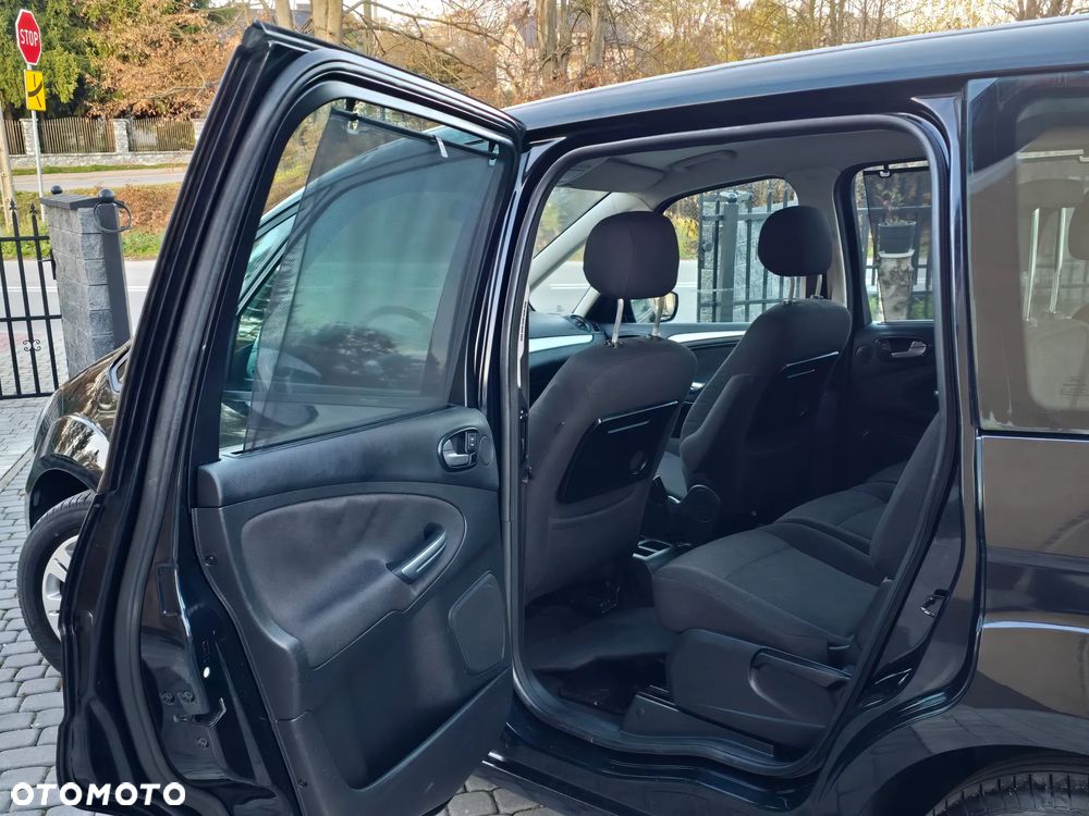 Ford Galaxy 2.0 Ghia - 36