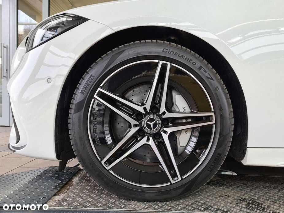 Mercedes-Benz Klasa C 200 mHEV 4-Matic AMG - 17
