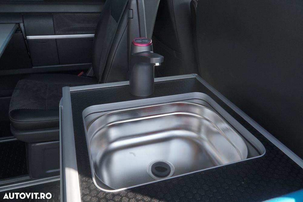 Volkswagen Multivan - 26