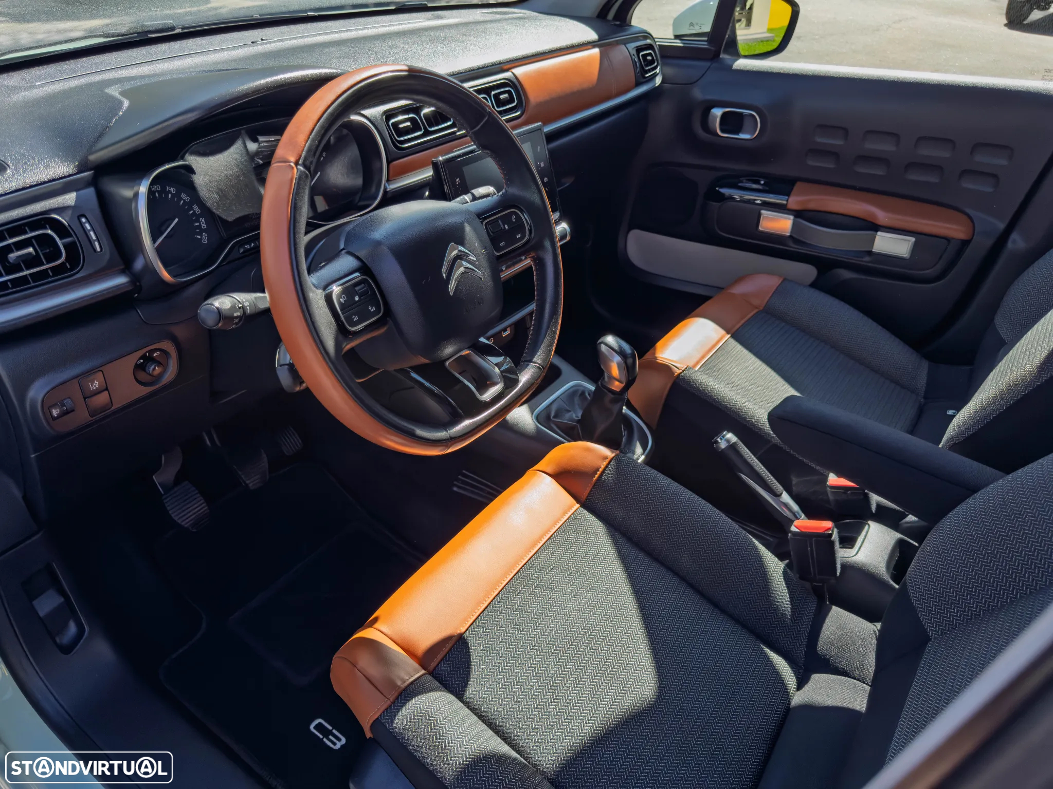 Citroën C3 1.2 PureTech Shine - 6