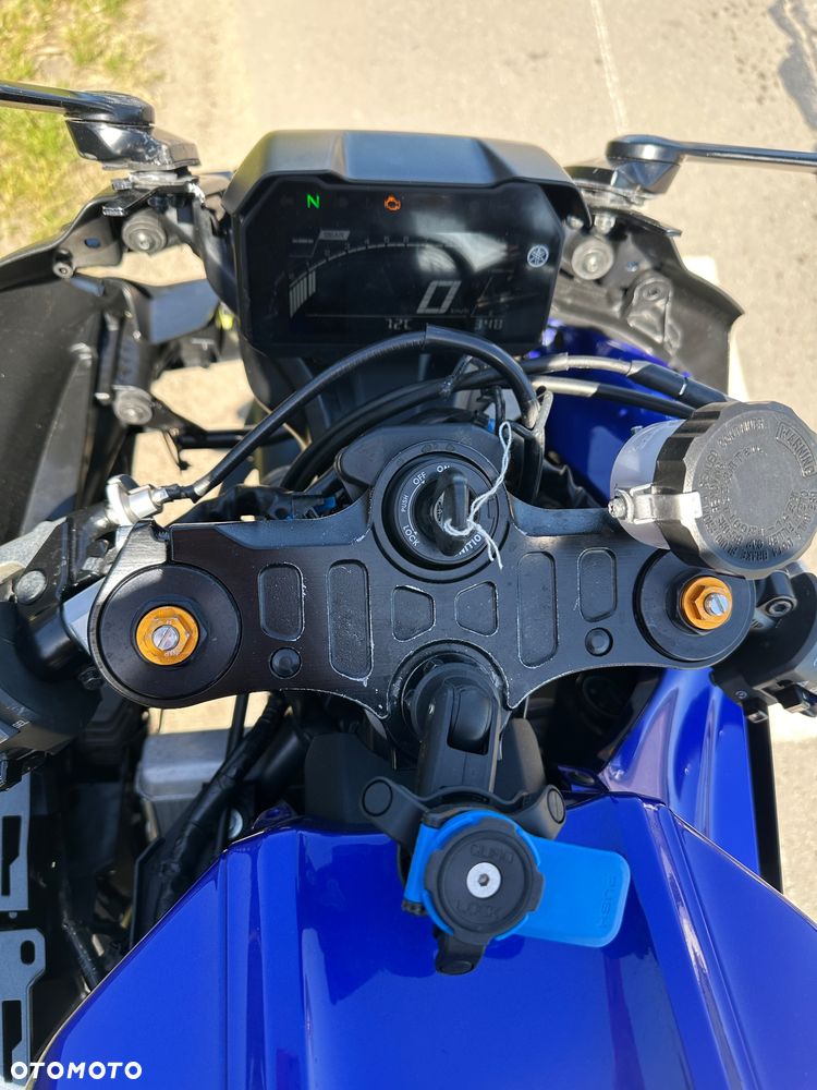 Yamaha R7 - 16