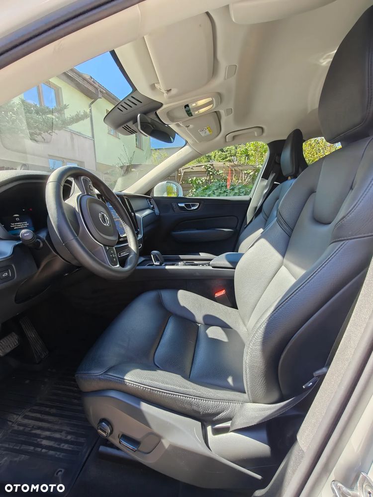 Volvo XC 60 B4 B Momentum Pro - 6